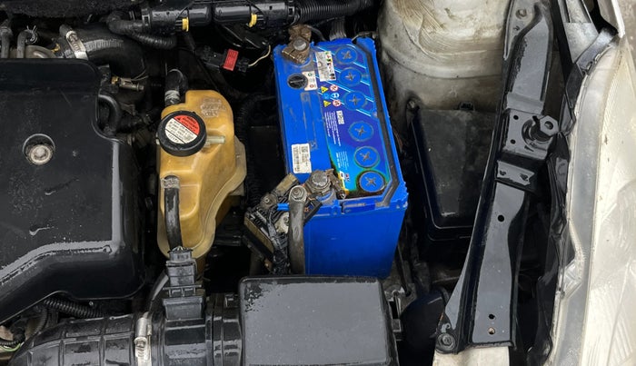 2014 Maruti Swift VDI, Diesel, Manual, 1,11,566 km, Engine View - Left