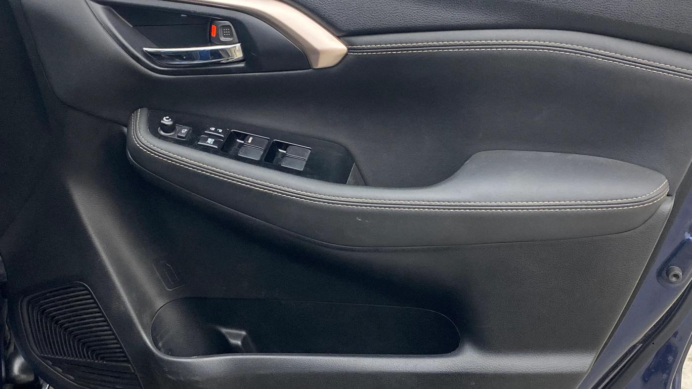 2022 Maruti Grand Vitara ALPHA PLUS HYBRID ECVT, Hybrid, Automatic, 57,560 km, Driver Side Door Panels Control