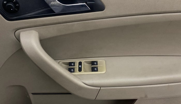 2013 Skoda Yeti AMBITION 2.0 TDI CR 4X2, Diesel, Manual, 71,866 km, Driver Side Door Panels Control