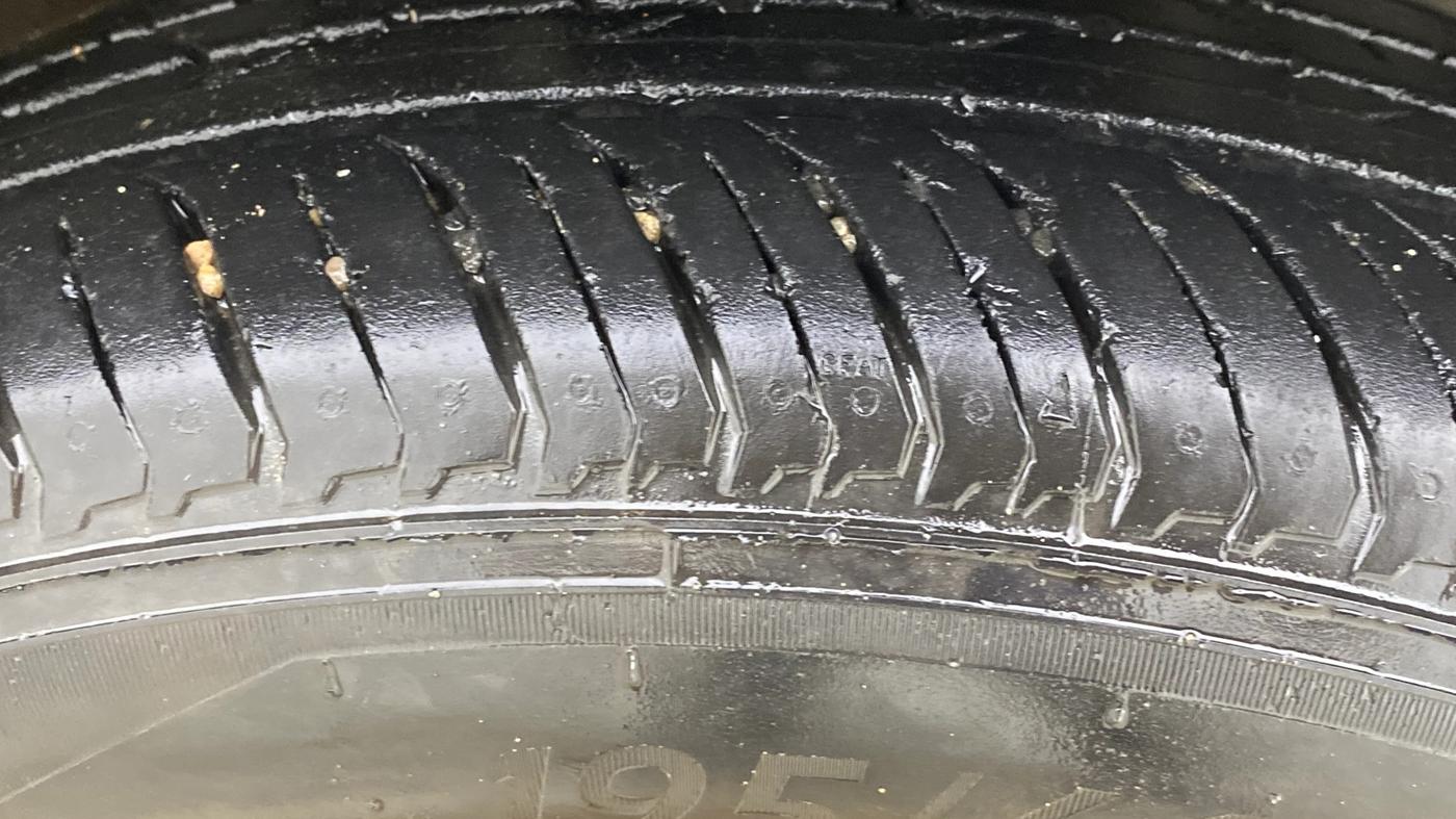 2022 Nissan MAGNITE XL, Petrol, Manual, 71,144 km, Right Front Tyre Tread