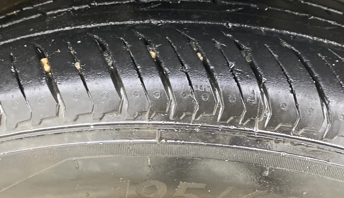 2022 Nissan MAGNITE XL, Petrol, Manual, 71,144 km, Right Front Tyre Tread