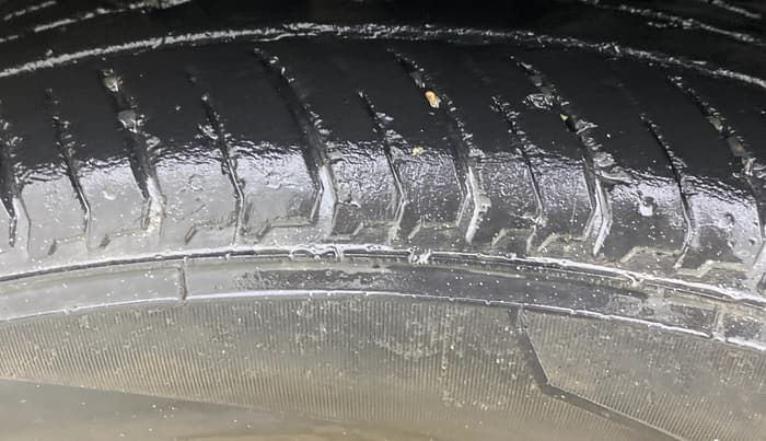 2022 Nissan MAGNITE XL, Petrol, Manual, 71,144 km, Right Rear Tyre Tread