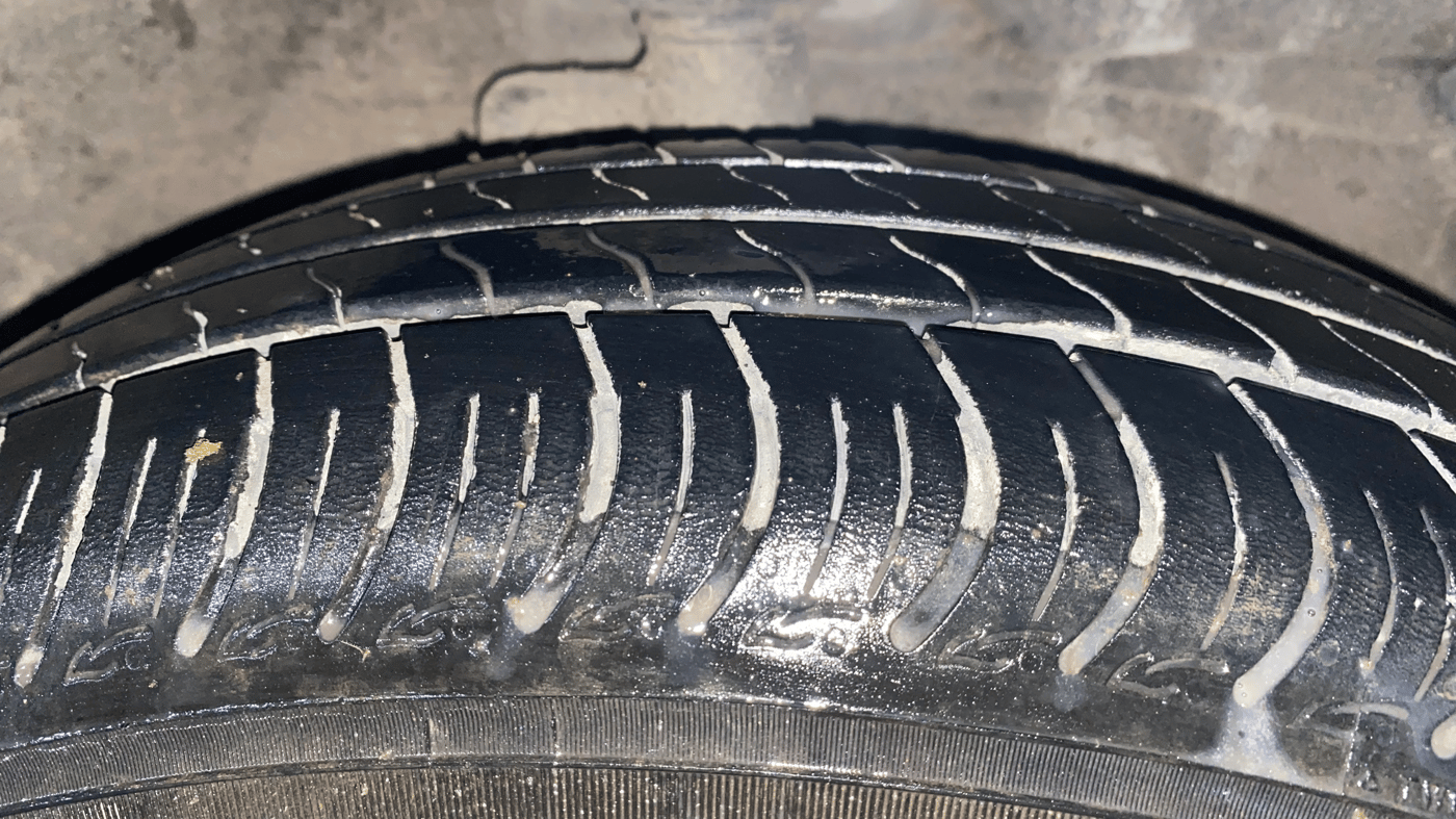 2014 Maruti Celerio VXI AMT, Petrol, Automatic, 75,252 km, Left Front Tyre Tread