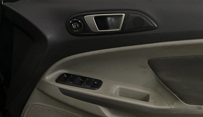 2015 Ford Ecosport TITANIUM 1.5L PETROL AT, Petrol, Automatic, 1,20,576 km, Driver Side Door Panels Control