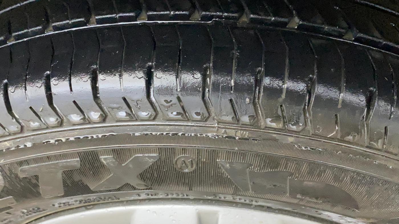 2021 Maruti Alto LXI OPT CNG, CNG, Manual, 93,349 km, Left Front Tyre Tread