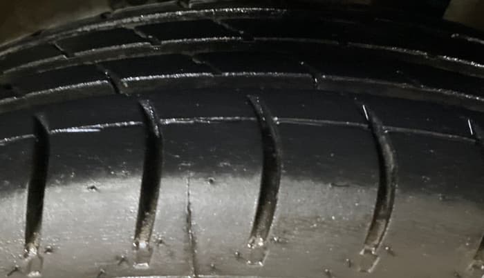 2016 Renault Kwid RXL, Petrol, Manual, 66,721 km, Right Rear Tyre Tread