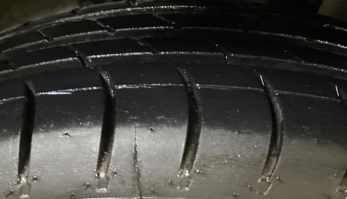 2016 Renault Kwid RXL, Petrol, Manual, 66,721 km, Right Front Tyre Tread