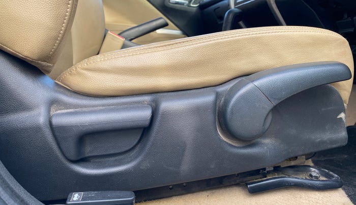 2019 Honda City 1.5L I-VTEC ZX CVT, CNG, Automatic, 1,11,730 km, Driver Side Adjustment Panel