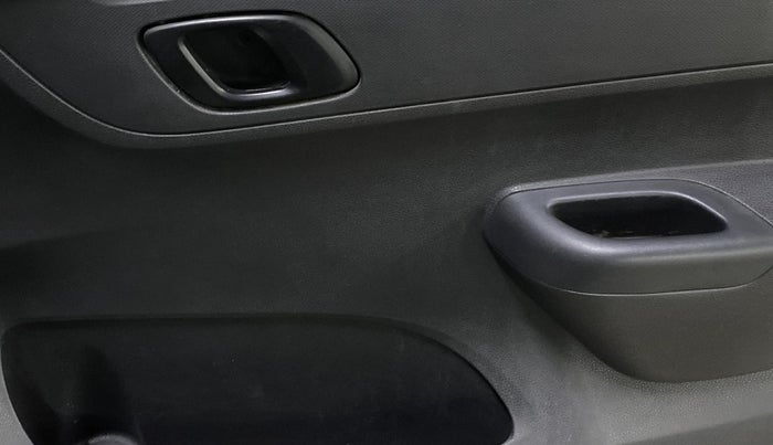 2016 Renault Kwid RXT 0.8, Petrol, Manual, 95,157 km, Driver Side Door Panels Control