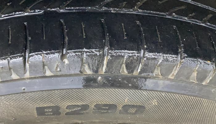 2015 Maruti Wagon R 1.0 LXI, Petrol, Manual, 50,621 km, Right Front Tyre Tread