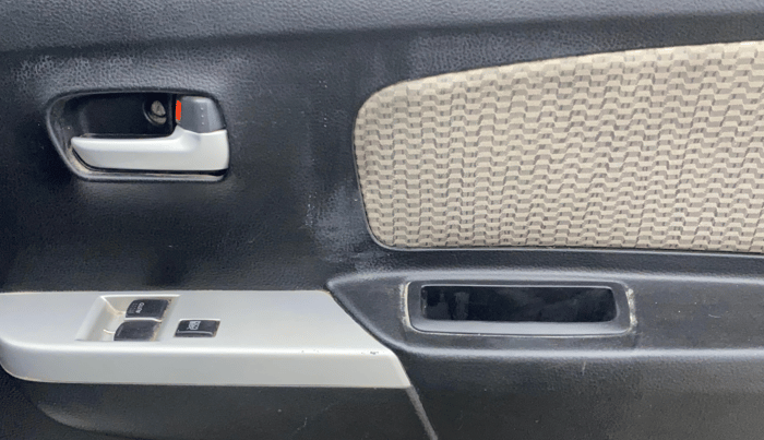 2015 Maruti Wagon R 1.0 LXI, Petrol, Manual, 50,621 km, Driver Side Door Panels Control