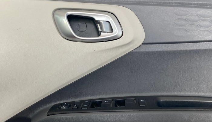 2020 Hyundai AURA SX 1.2 (O), Petrol, Manual, 53,025 km, Driver Side Door Panels Control