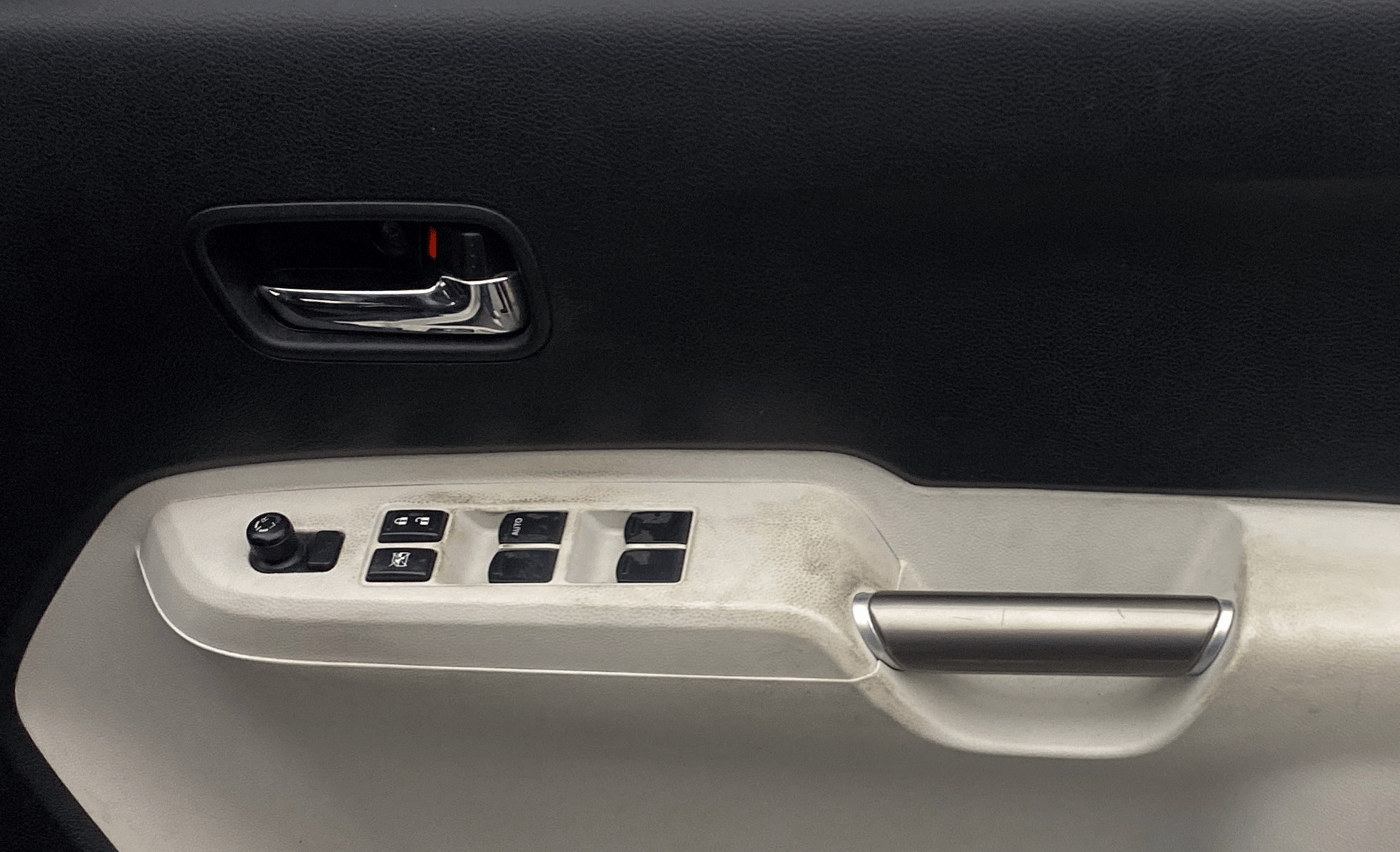 2018 Maruti IGNIS ALPHA 1.2, Petrol, Manual, 1,27,486 km, Driver Side Door Panels Control