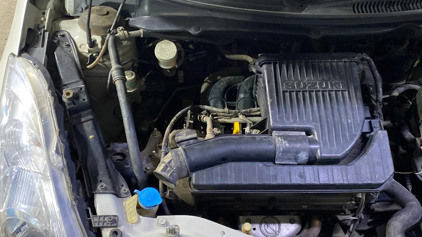2013 Maruti Swift VXI, Petrol, Manual, 37,914 km, Engine View - Right