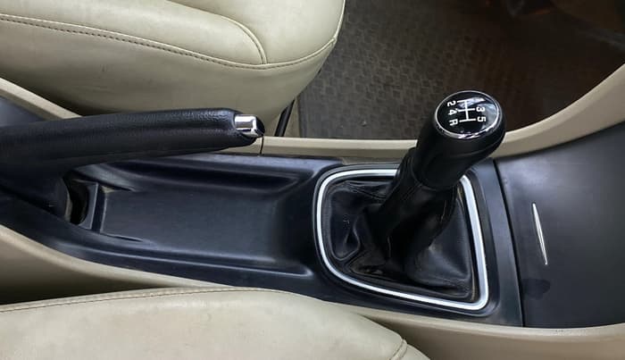 2017 Maruti Ciaz ZXI, Petrol, Manual, 36,855 km, Gear Lever