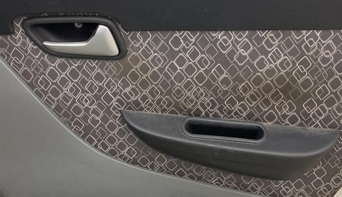 2018 Maruti Alto 800 LXI, Petrol, Manual, 1,04,398 km, Driver Side Door Panels Control