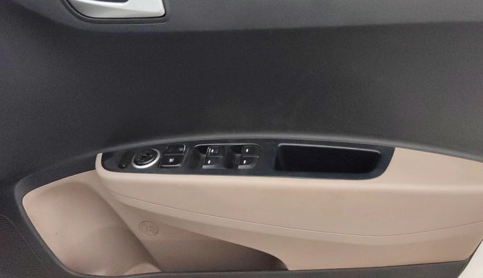 2016 Hyundai Grand i10 SPORTZ 1.2 KAPPA VTVT, Petrol, Manual, 1,06,696 km, Driver Side Door Panels Control