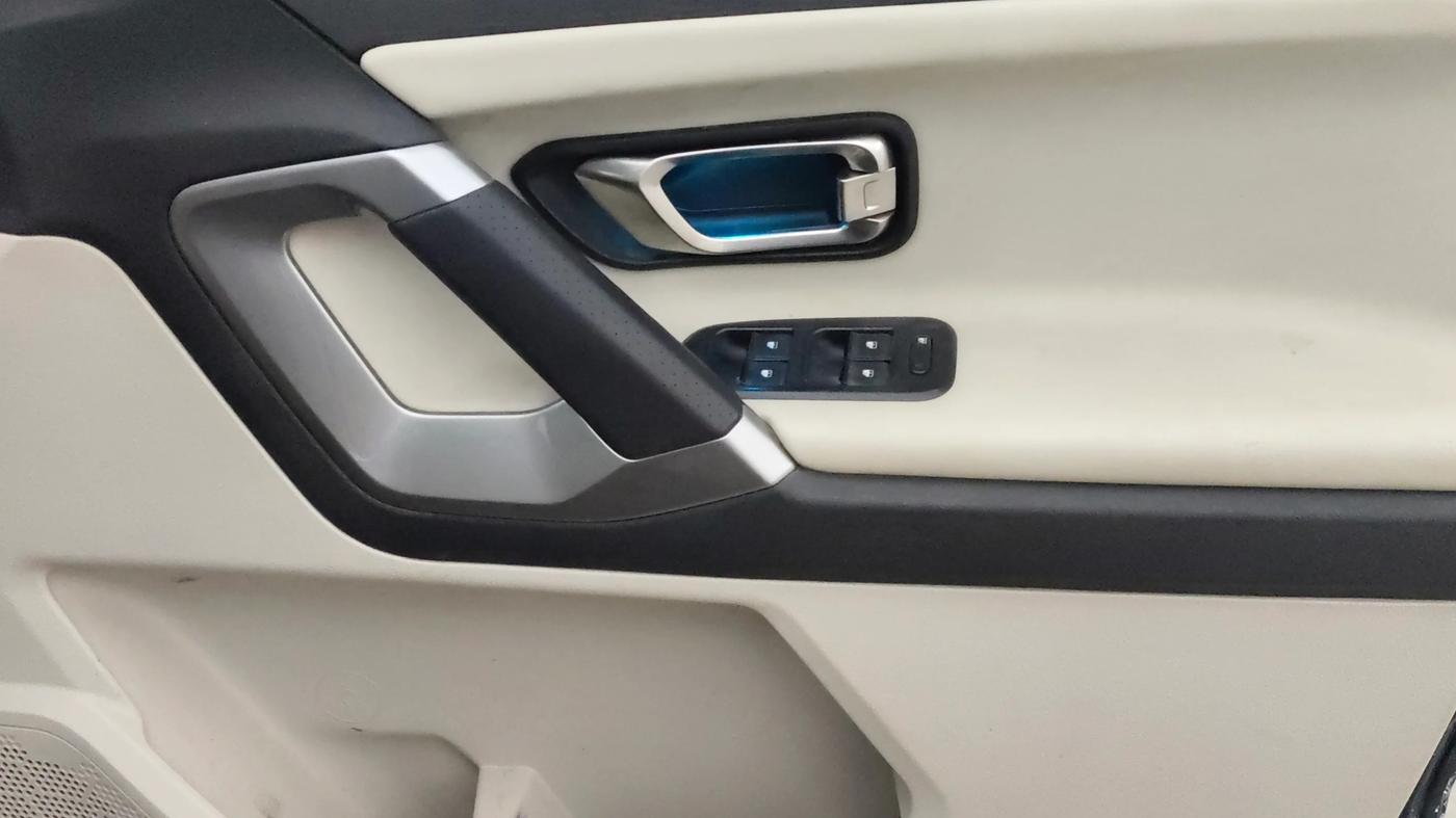 2021 Tata Safari XZ PLUS, Diesel, Manual, 1,36,197 km, Driver Side Door Panels Control