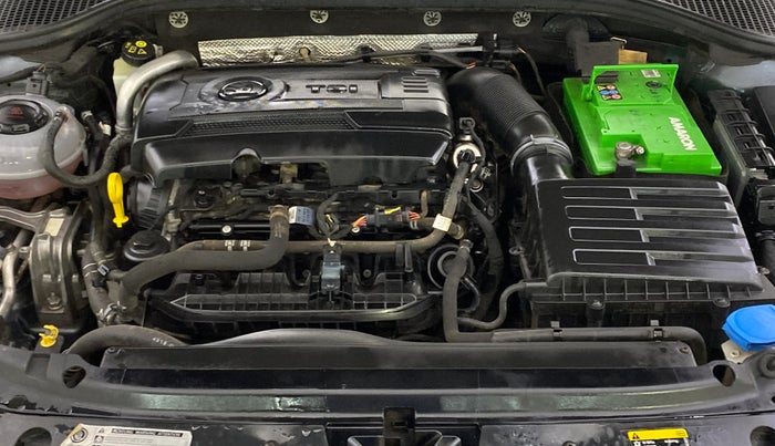 2019 Skoda Octavia STYLE 1.8 TSI AT, Petrol, Automatic, 99,250 km, Engine View