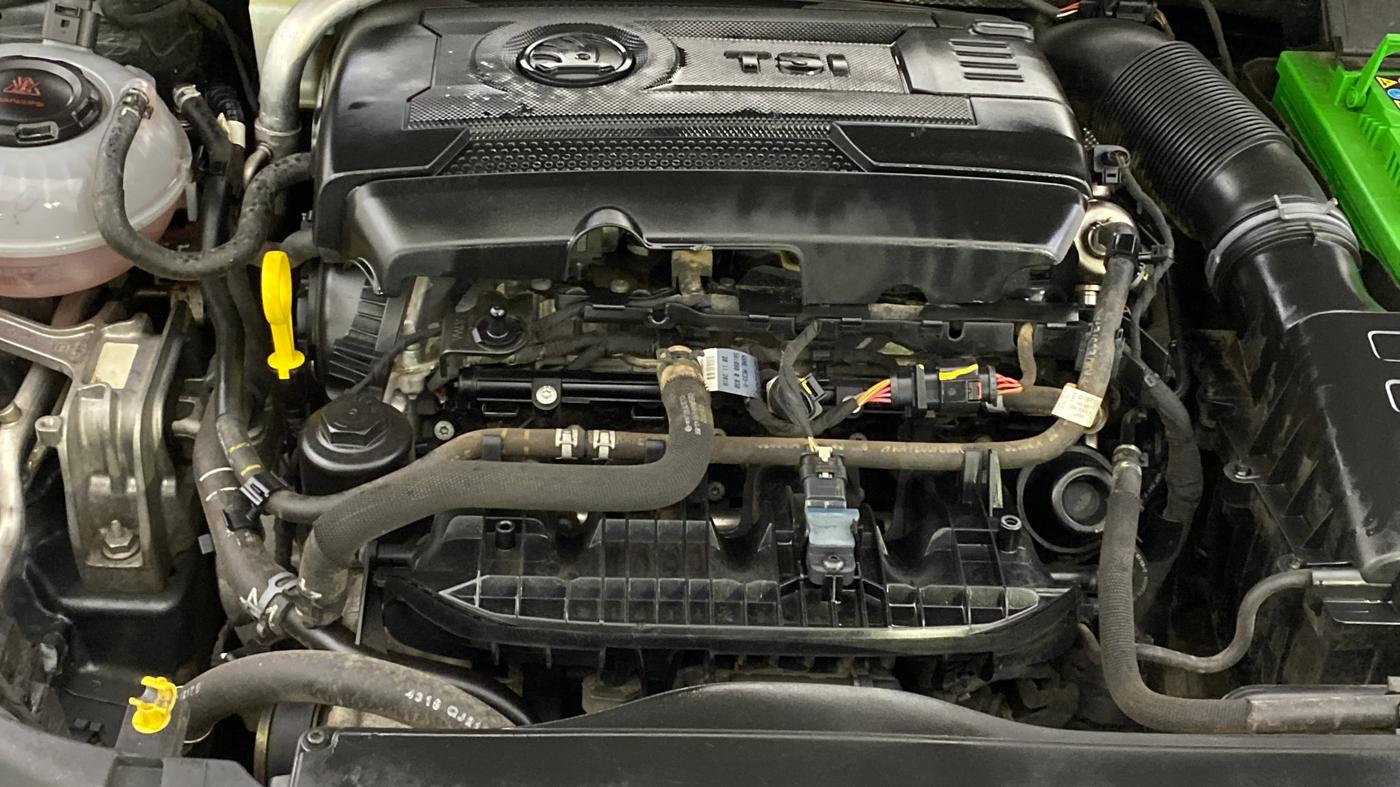 2019 Skoda Octavia STYLE 1.8 TSI AT, Petrol, Automatic, 99,250 km, Engine View - Right