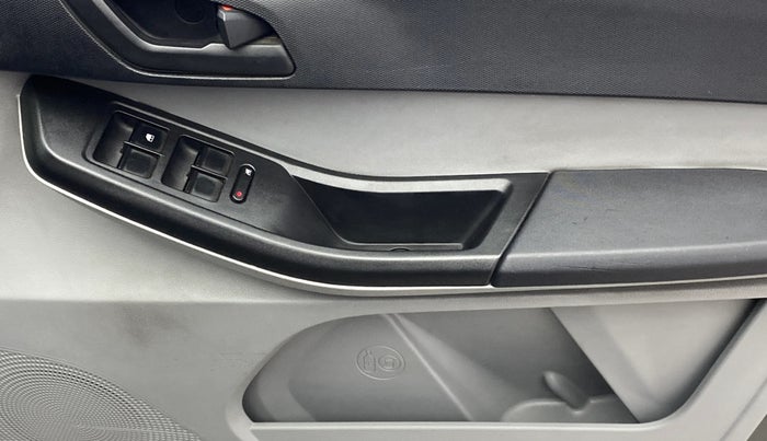 2021 Tata Tiago XT PETROL, Petrol, Manual, 97,121 km, Driver Side Door Panels Control