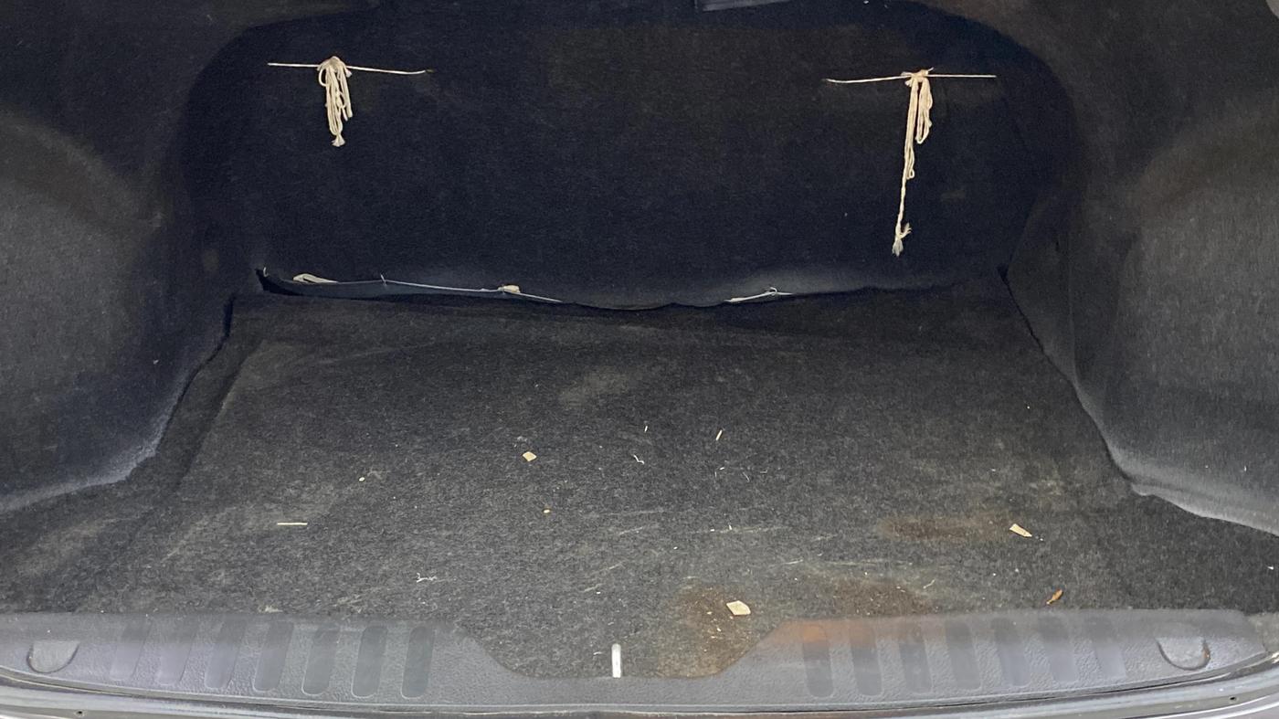 2014 Maruti Ciaz ZXI, Petrol, Manual, 99,672 km, Boot Inside
