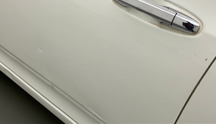 2013 Honda City 1.5L I-VTEC V MT, Petrol, Manual, 1,11,836 km, Front passenger door - Slightly dented