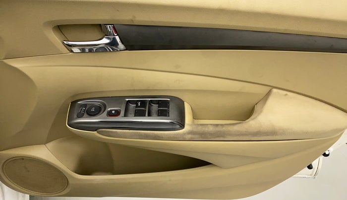 2013 Honda City 1.5L I-VTEC V MT, Petrol, Manual, 1,11,836 km, Driver Side Door Panels Control