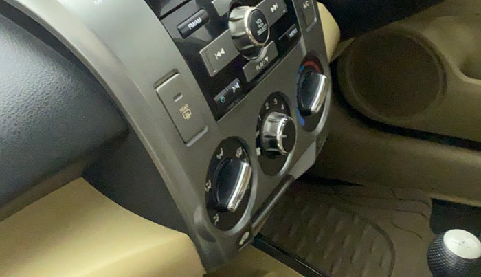 2013 Honda City 1.5L I-VTEC V MT, Petrol, Manual, 1,11,836 km, AC Unit - Main switch light not functional