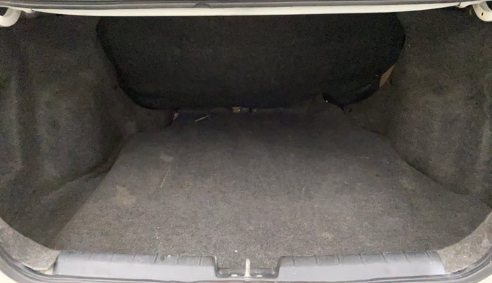 2013 Honda City 1.5L I-VTEC V MT, Petrol, Manual, 1,11,836 km, Boot Inside
