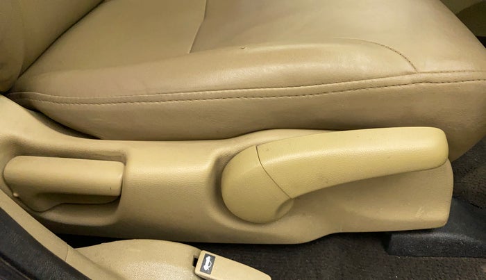 2013 Honda City 1.5L I-VTEC V MT, Petrol, Manual, 1,11,836 km, Driver Side Adjustment Panel