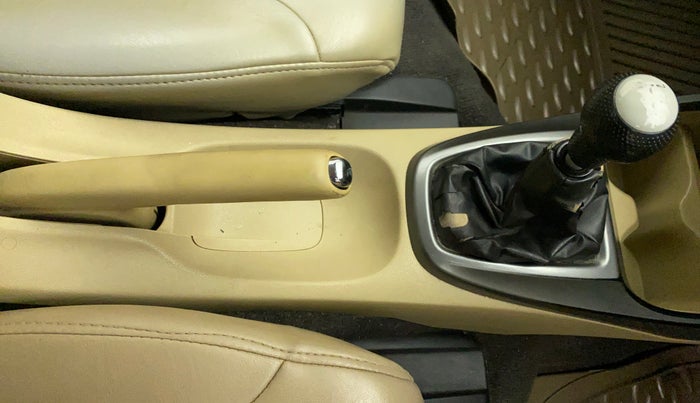 2013 Honda City 1.5L I-VTEC V MT, Petrol, Manual, 1,11,836 km, Gear Lever