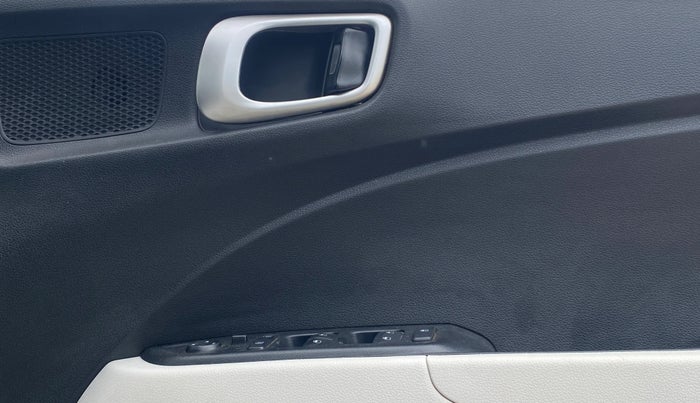 2023 Hyundai VENUE S 1.2, Petrol, Manual, 22,139 km, Driver Side Door Panels Control