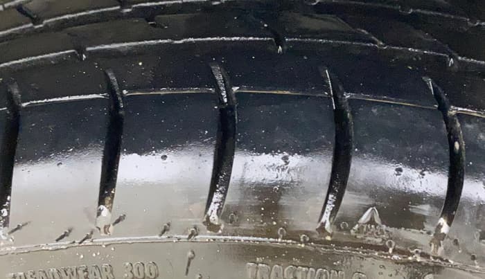 2017 Maruti Wagon R 1.0 VXI, Petrol, Manual, 62,969 km, Left Front Tyre Tread