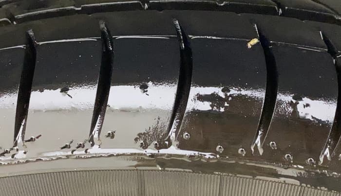 2017 Maruti Wagon R 1.0 VXI, Petrol, Manual, 62,969 km, Right Rear Tyre Tread