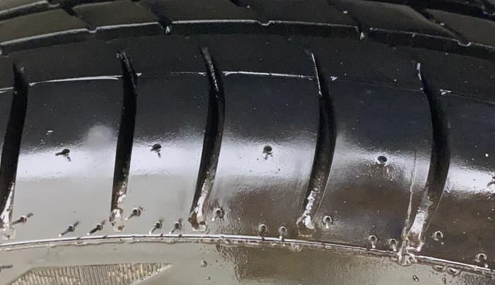 2017 Maruti Wagon R 1.0 VXI, Petrol, Manual, 62,969 km, Left Rear Tyre Tread