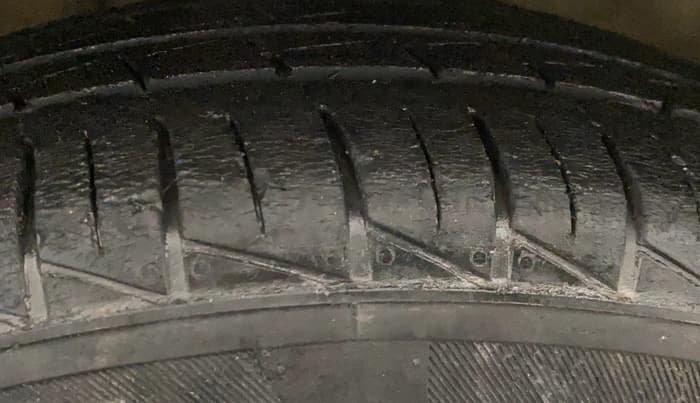 2019 Maruti Alto VXI, Petrol, Manual, 66,530 km, Right Front Tyre Tread