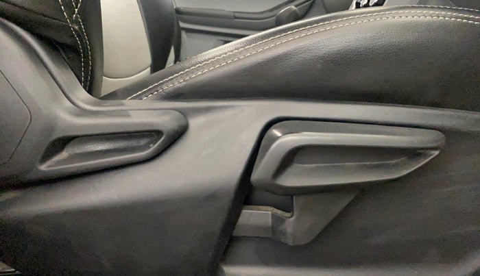 2024 Tata Tiago XT Rhythm CNG, CNG, Manual, 16,209 km, Driver Side Adjustment Panel