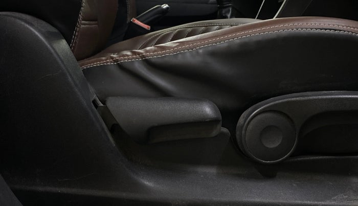 2018 Maruti Vitara Brezza ZDI, Diesel, Manual, 75,894 km, Driver Side Adjustment Panel