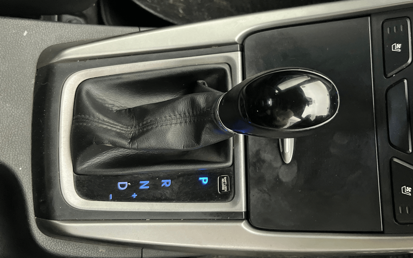 2016 Hyundai New Elantra 1.8 SX AT VTVT, Petrol, Automatic, 1,05,897 km, Gear Lever