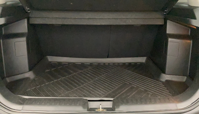 2023 Maruti BREZZA ZXI + SMART HYBRID, Petrol, Manual, 51,975 km, Boot Inside