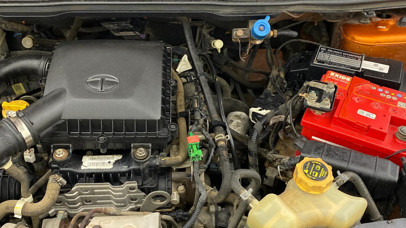 2019 Tata NEXON XZ PLUS PETROL DUAL TONE, CNG, Manual, 89,322 km, Engine View - Left