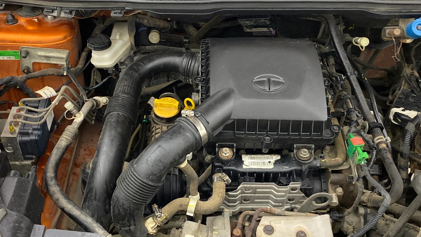 2019 Tata NEXON XZ PLUS PETROL DUAL TONE, CNG, Manual, 89,322 km, Engine View - Right