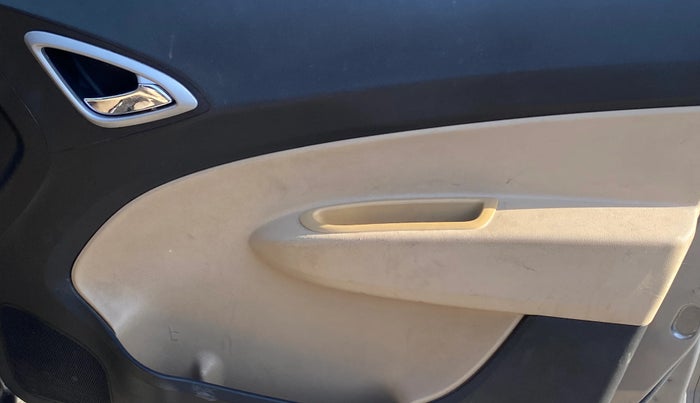 2015 Chevrolet Sail 1.2 LS ABS, Petrol, Manual, 79,020 km, Driver Side Door Panels Control