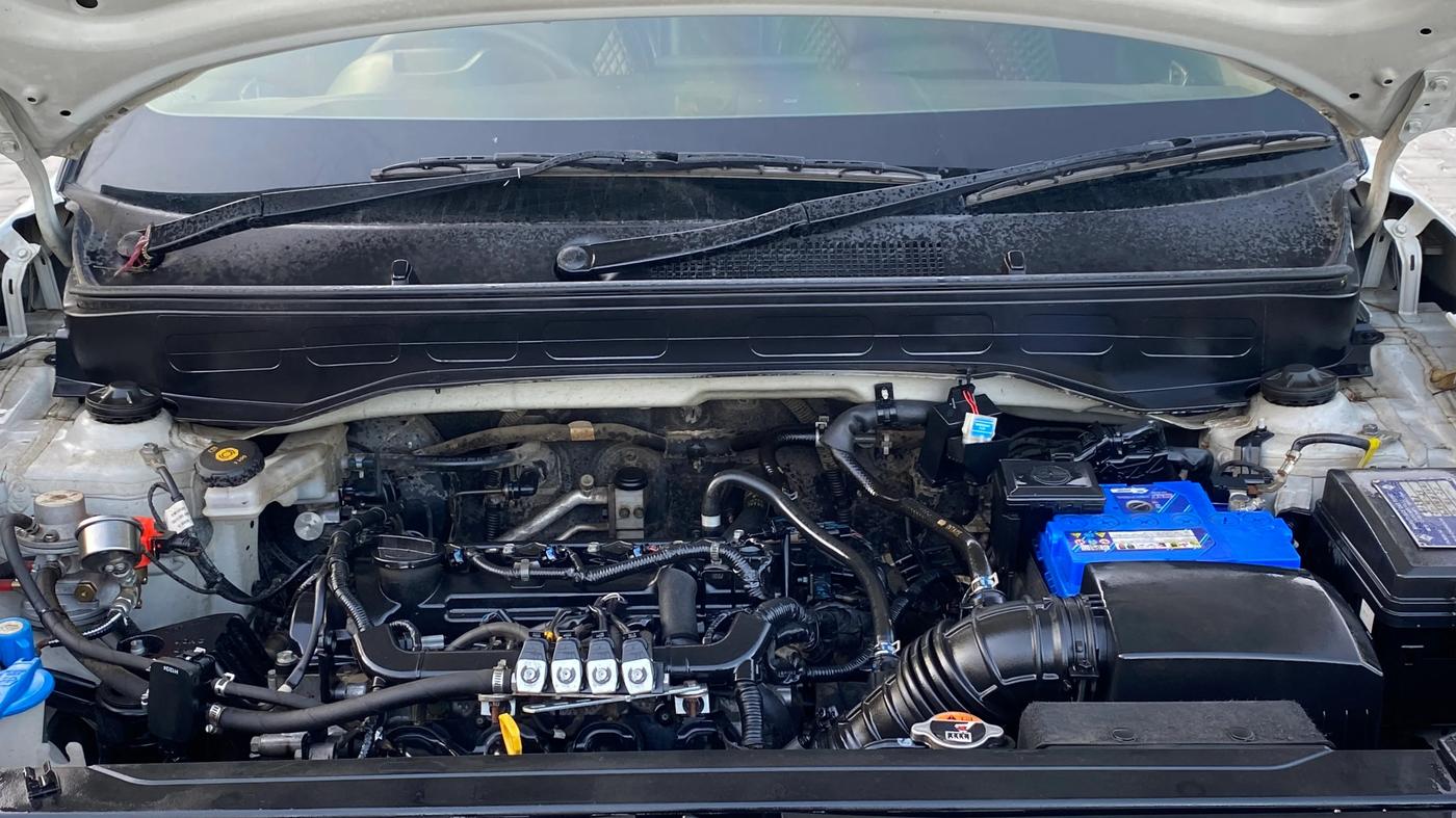 2023 Hyundai VENUE S 1.2, CNG, Manual, 80,351 km, Engine View