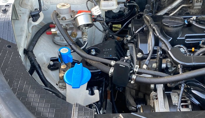 2023 Hyundai VENUE S 1.2, CNG, Manual, 80,351 km, Engine View - Right