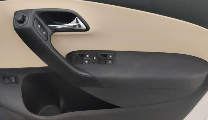 2017 Skoda Rapid AMBITION 1.6 MPI MT, Petrol, Manual, 43,118 km, Driver Side Door Panels Control