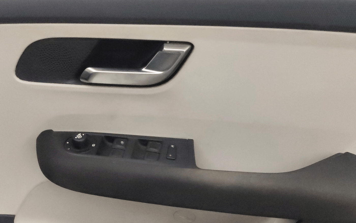 2022 Tata ALTROZ XZ PLUS DIESEL, Diesel, Manual, 40,413 km, Driver Side Door Panels Control