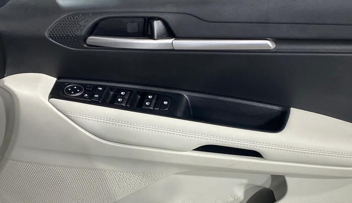 2025 KIA SONET HTK PLUS 1.2 PETROL MT, Petrol, Manual, 1,804 km, Driver Side Door Panels Control