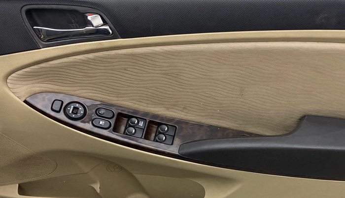 2013 Hyundai Verna FLUIDIC 1.6 VTVT SX, Petrol, Manual, 51,992 km, Driver Side Door Panels Control